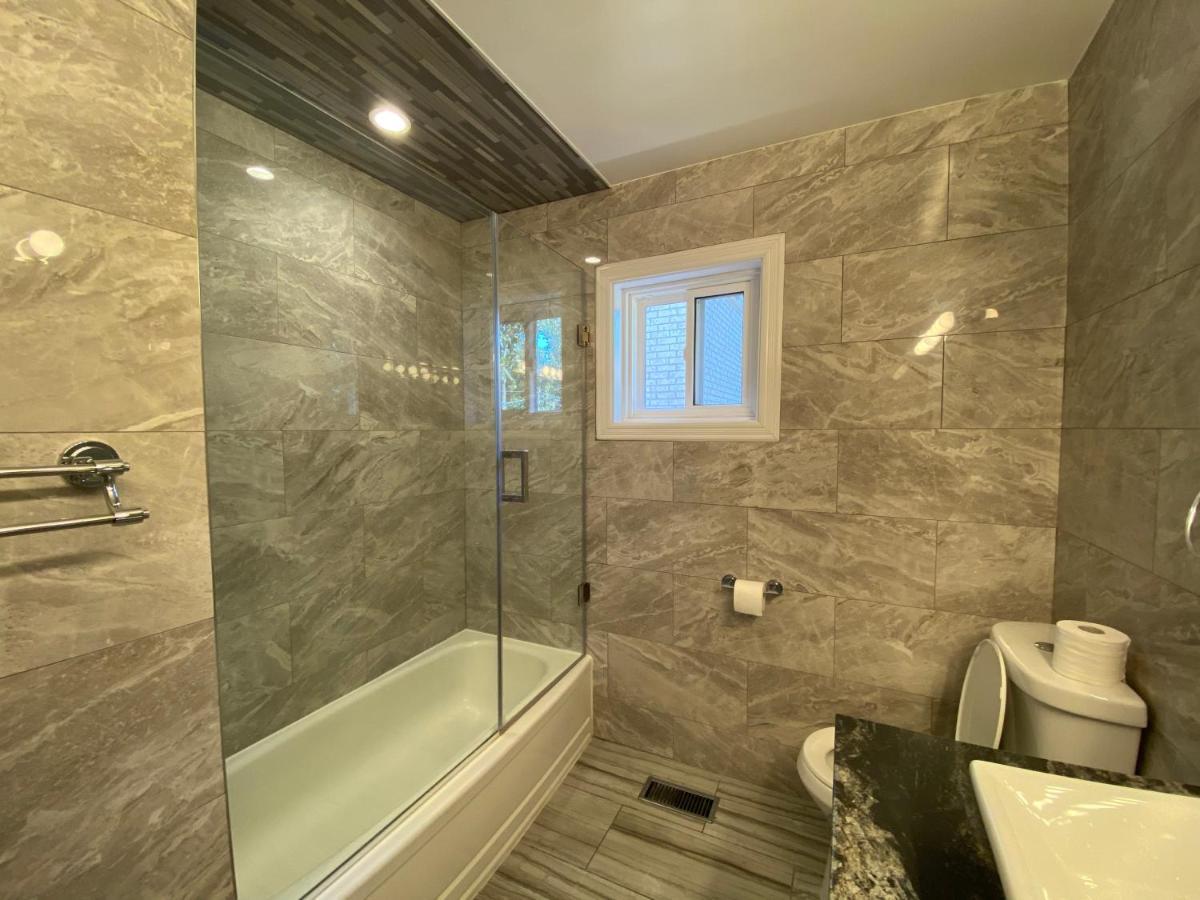Yonge And Finch Subway !L Spacious & Bright Private Bedroom With Shared Amenties Toronto Luaran gambar