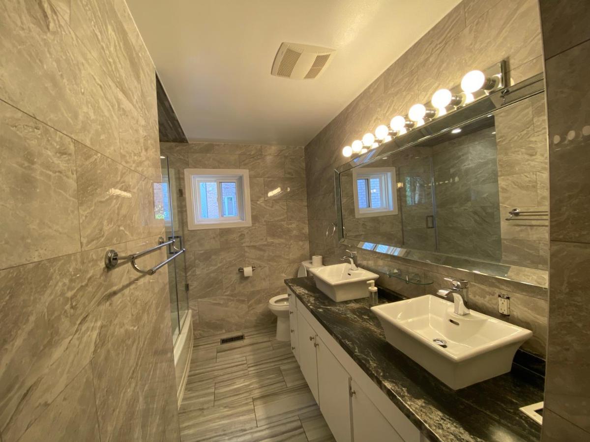 Yonge And Finch Subway !L Spacious & Bright Private Bedroom With Shared Amenties Toronto Luaran gambar