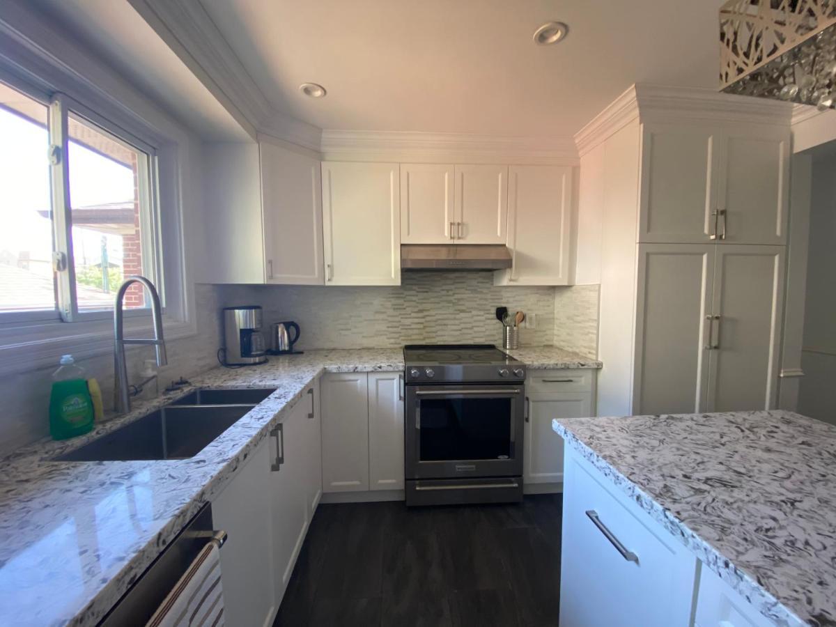 Yonge And Finch Subway !L Spacious & Bright Private Bedroom With Shared Amenties Toronto Luaran gambar