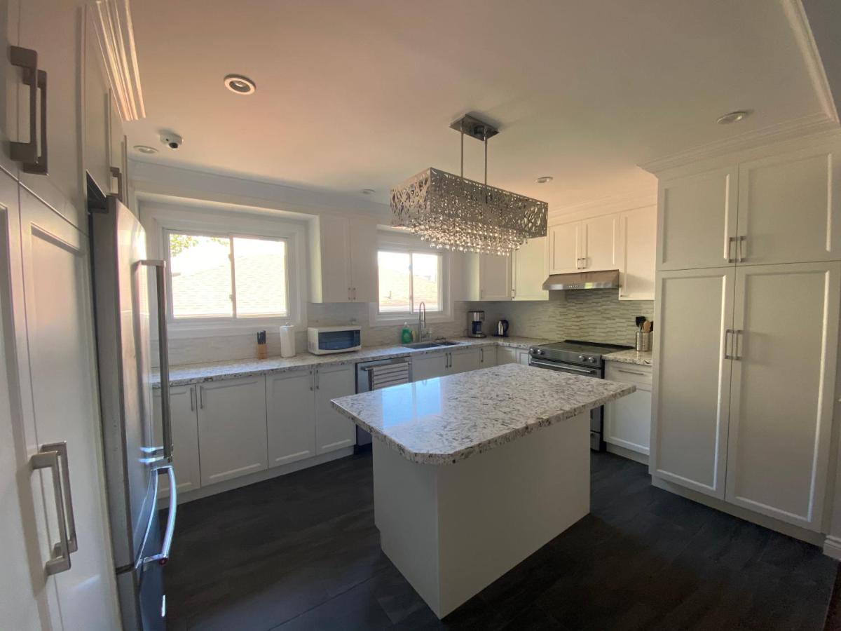 Yonge And Finch Subway !L Spacious & Bright Private Bedroom With Shared Amenties Toronto Luaran gambar